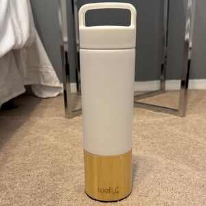 Welly White Bamboo-Accented insulated & infusing Water Bottle